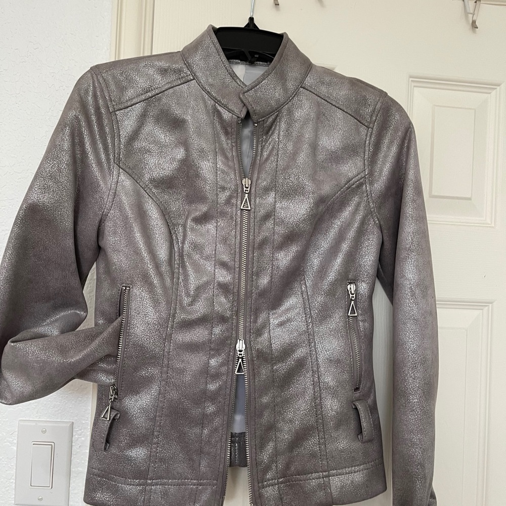 Express jacket. Cloth.